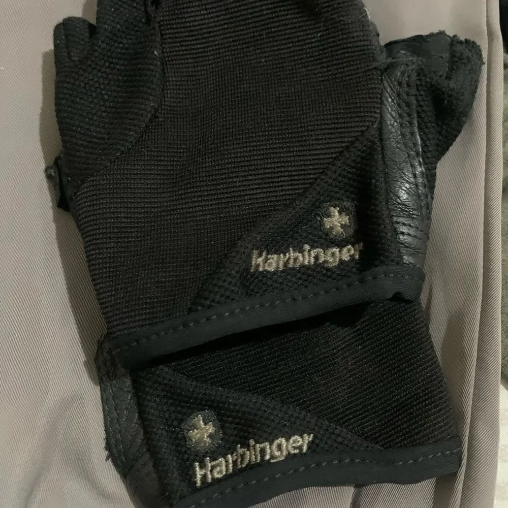Harbinger lifting gloves torn up womens size S/M